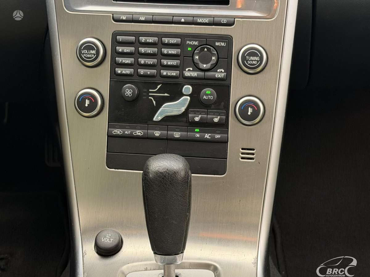 Volvo XC60 2011 — photo 18