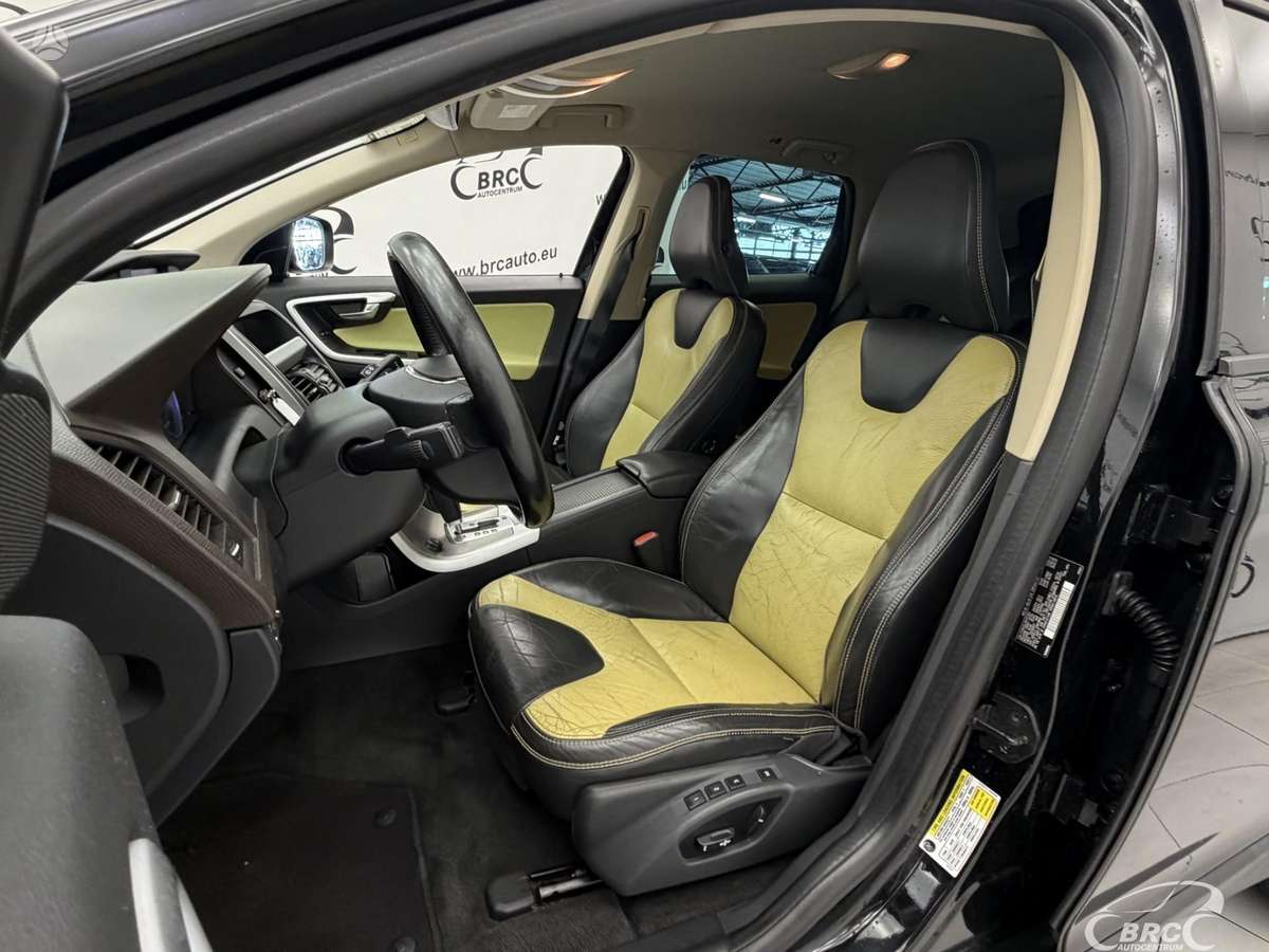 Volvo XC60 2011 — photo 23
