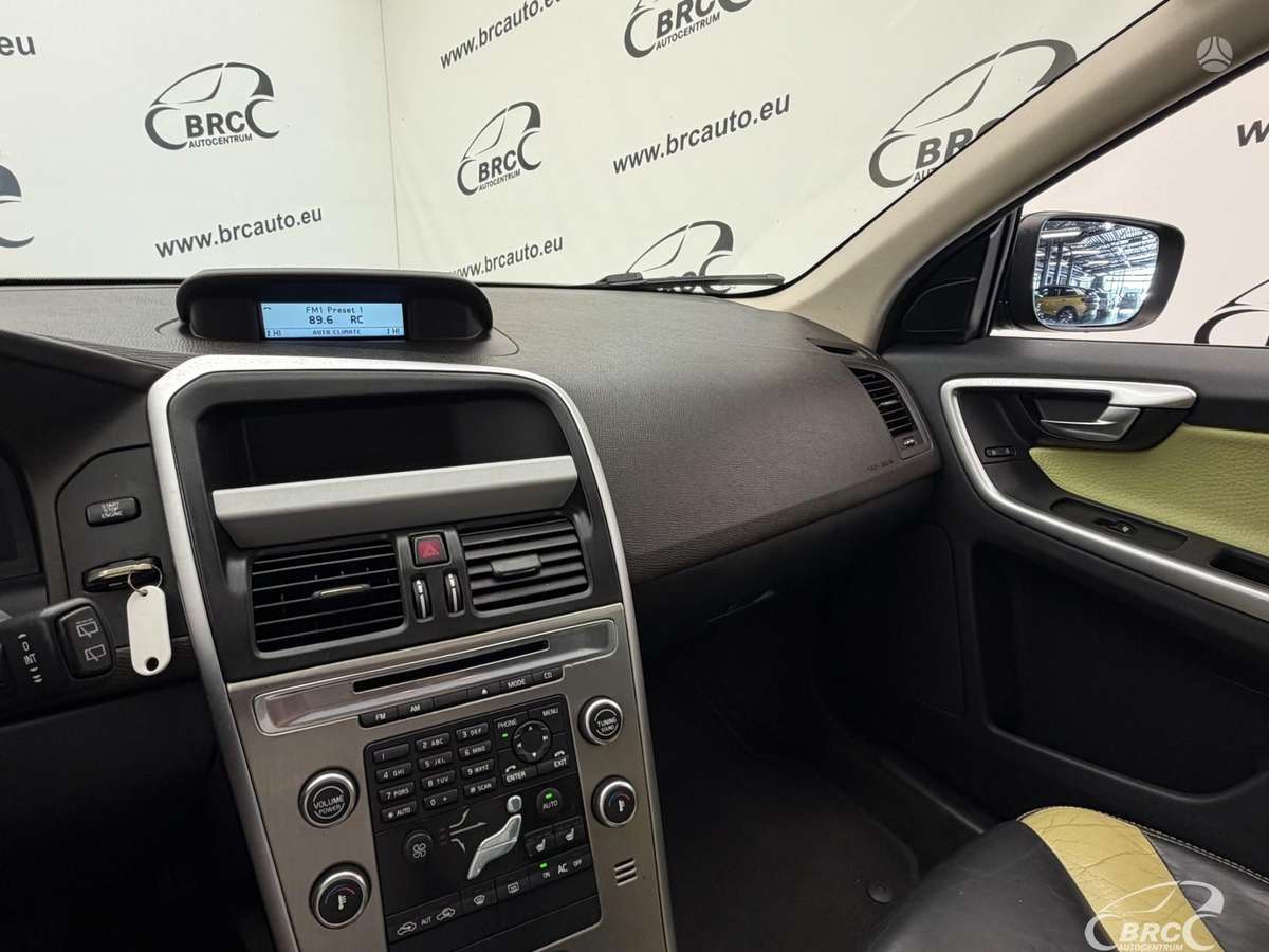 Volvo XC60 2011 — photo 26