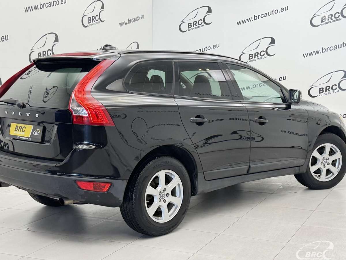 Volvo XC60 2011 — interior