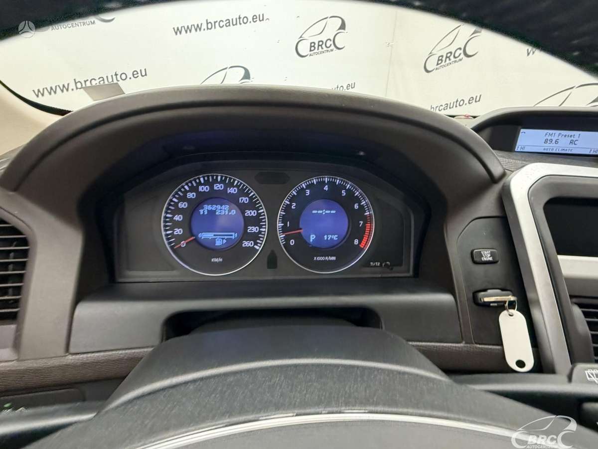 Volvo XC60 2011 — photo 30