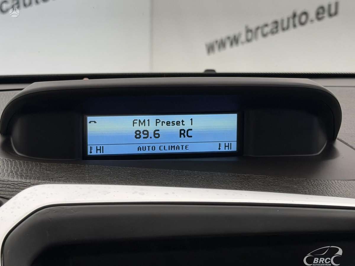 Volvo XC60 2011 — photo 31