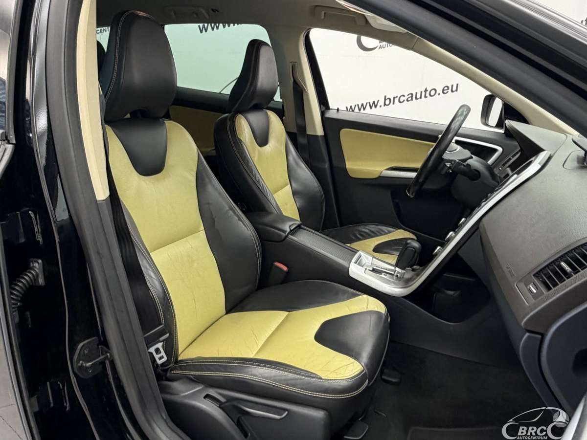 Volvo XC60 2011 — photo 8