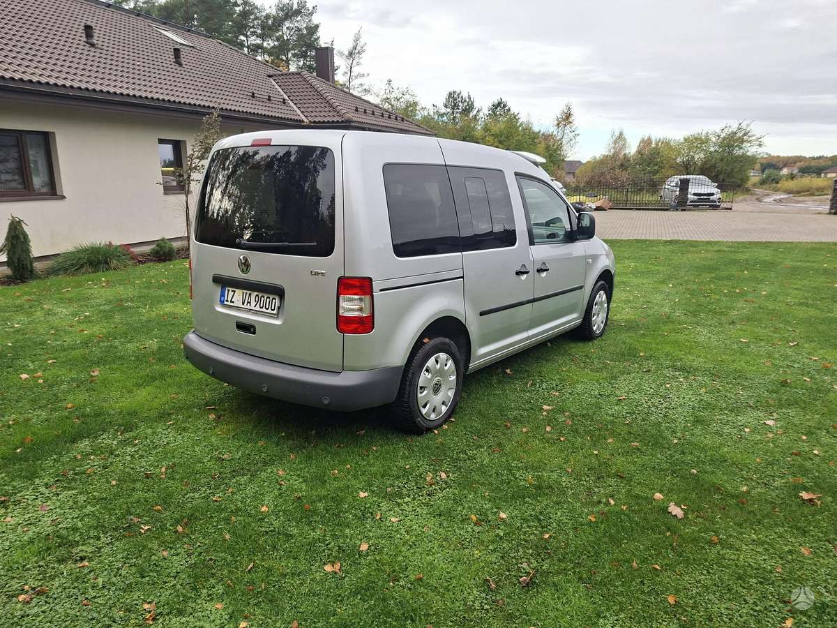 Volkswagen Caddy 2009 — вигляд ззаду