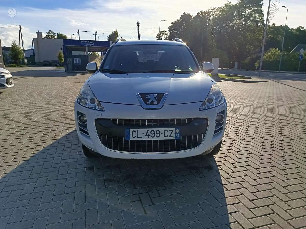 Peugeot 4007 2012 — interior
