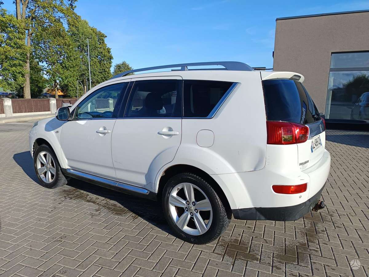 Peugeot 4007 2012 — engine 2200 cm³