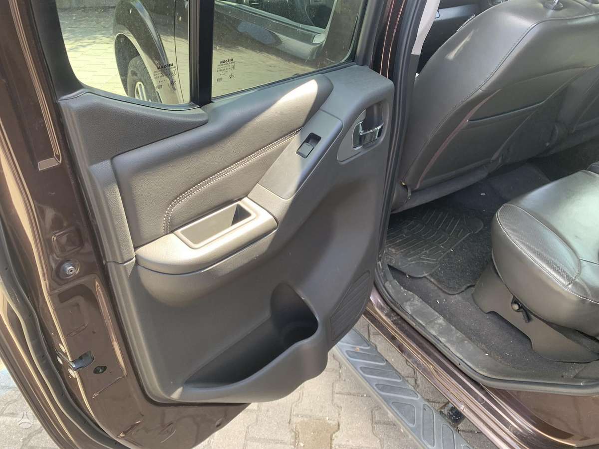 Nissan Navara 2012 — photo 12