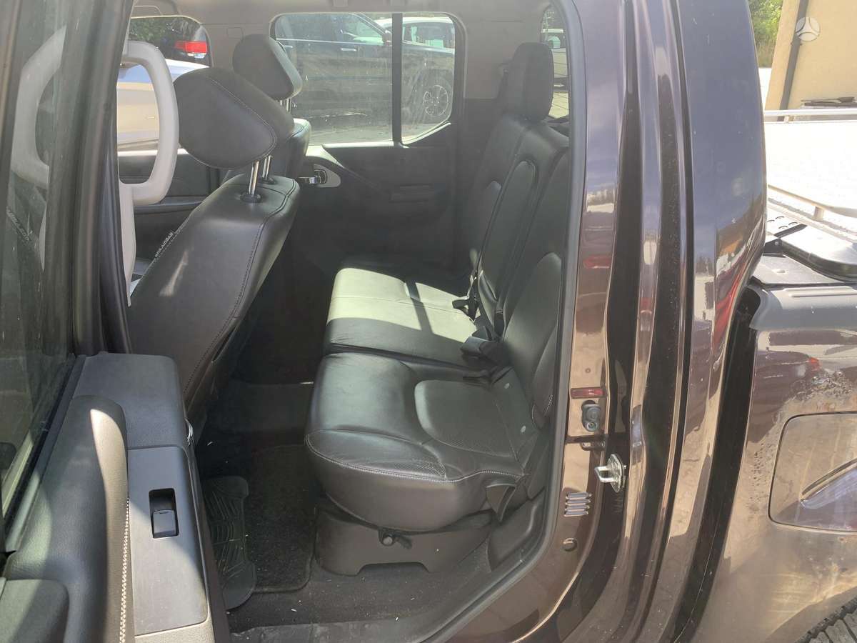 Nissan Navara 2012 — photo 15