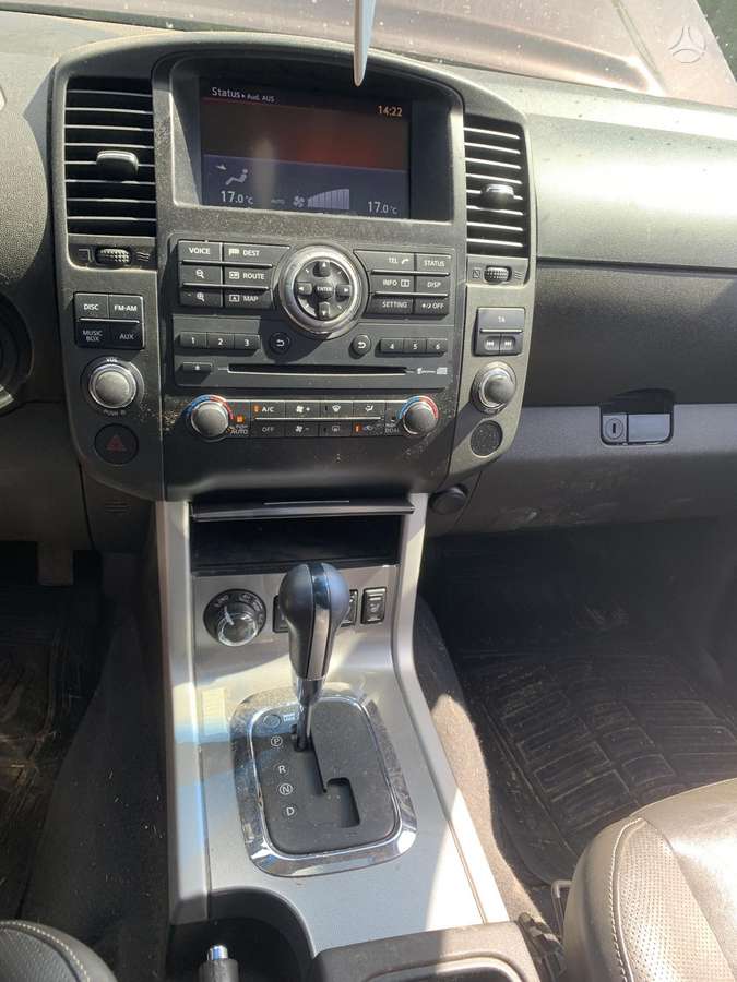 Nissan Navara 2012 — photo 16