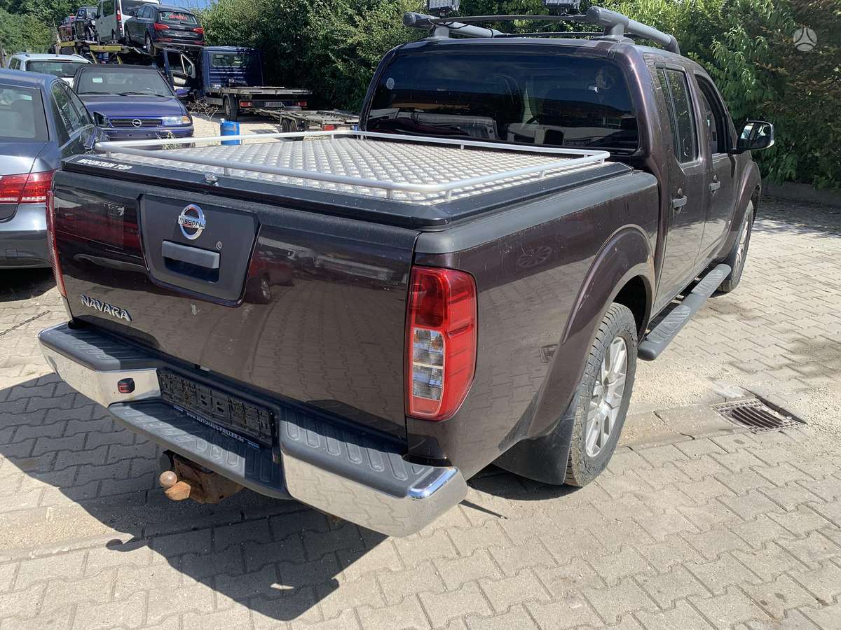 Nissan Navara 2012 — engine 3000 cm³, 231 HP (170kW)