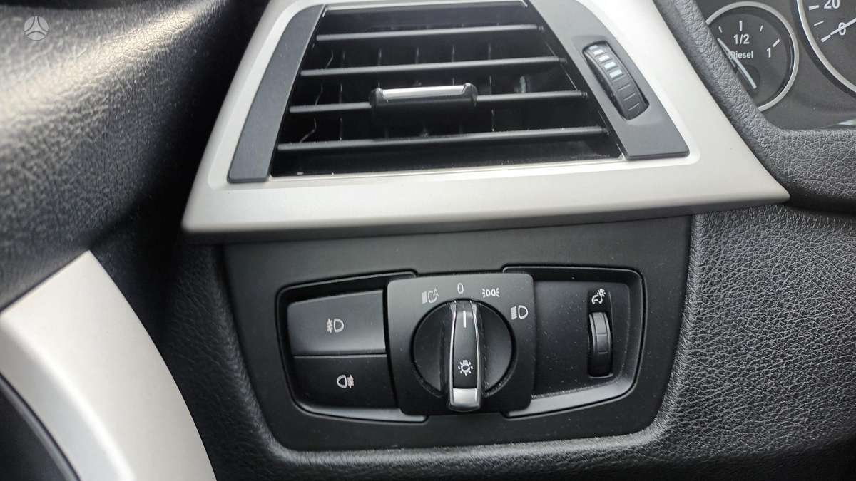 BMW 320 2014 — photo 11