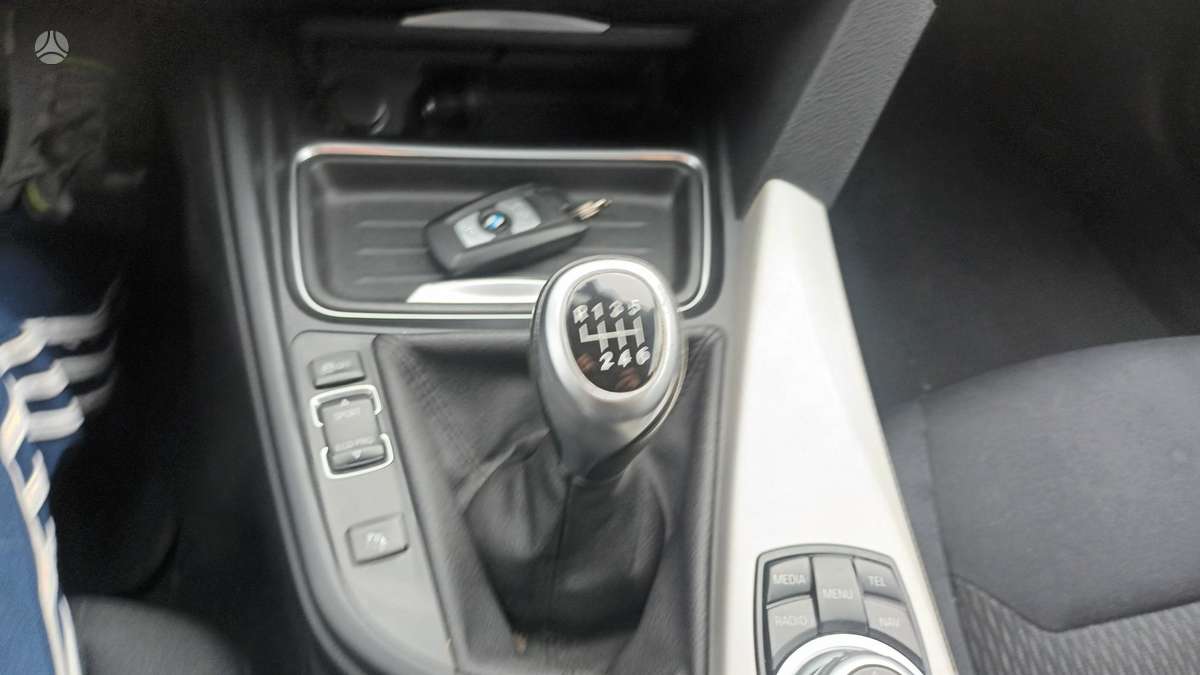 BMW 320 2014 — photo 13