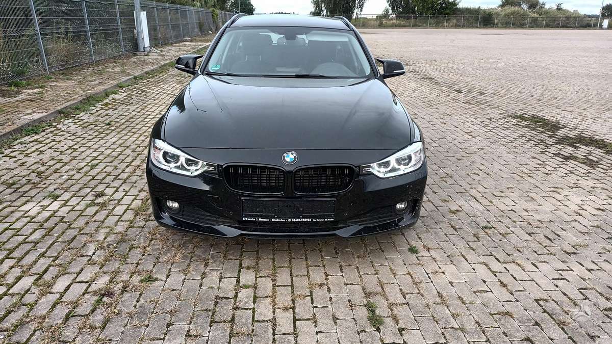 BMW 320 2014 — rear view