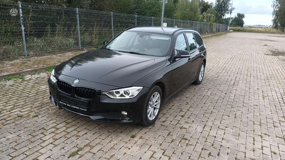 BMW 320 2014 — interior