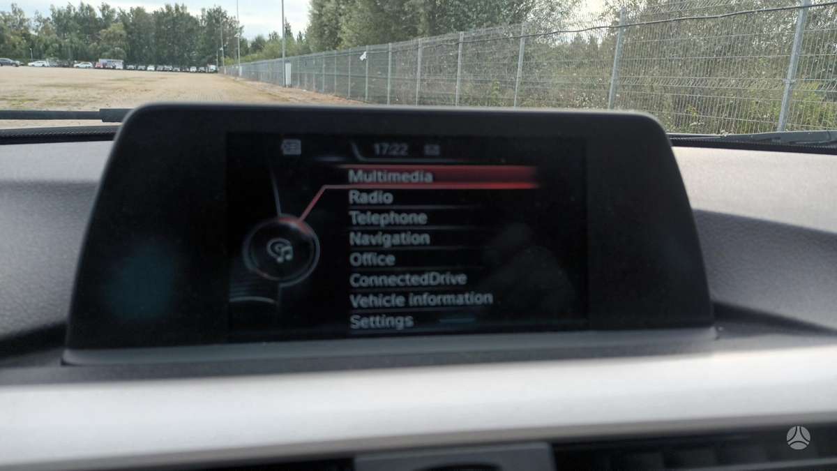 BMW 320 2014 — photo 9