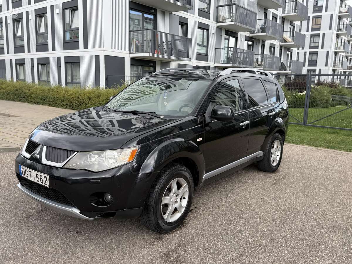 Mitsubishi Outlander 2008 — interior