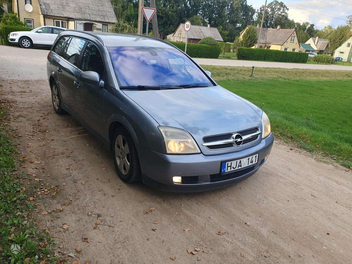 Opel Vectra 2005 — interior