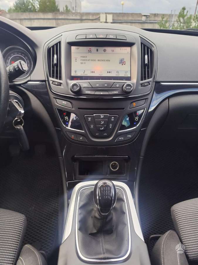 Opel Insignia 2015 — photo 14