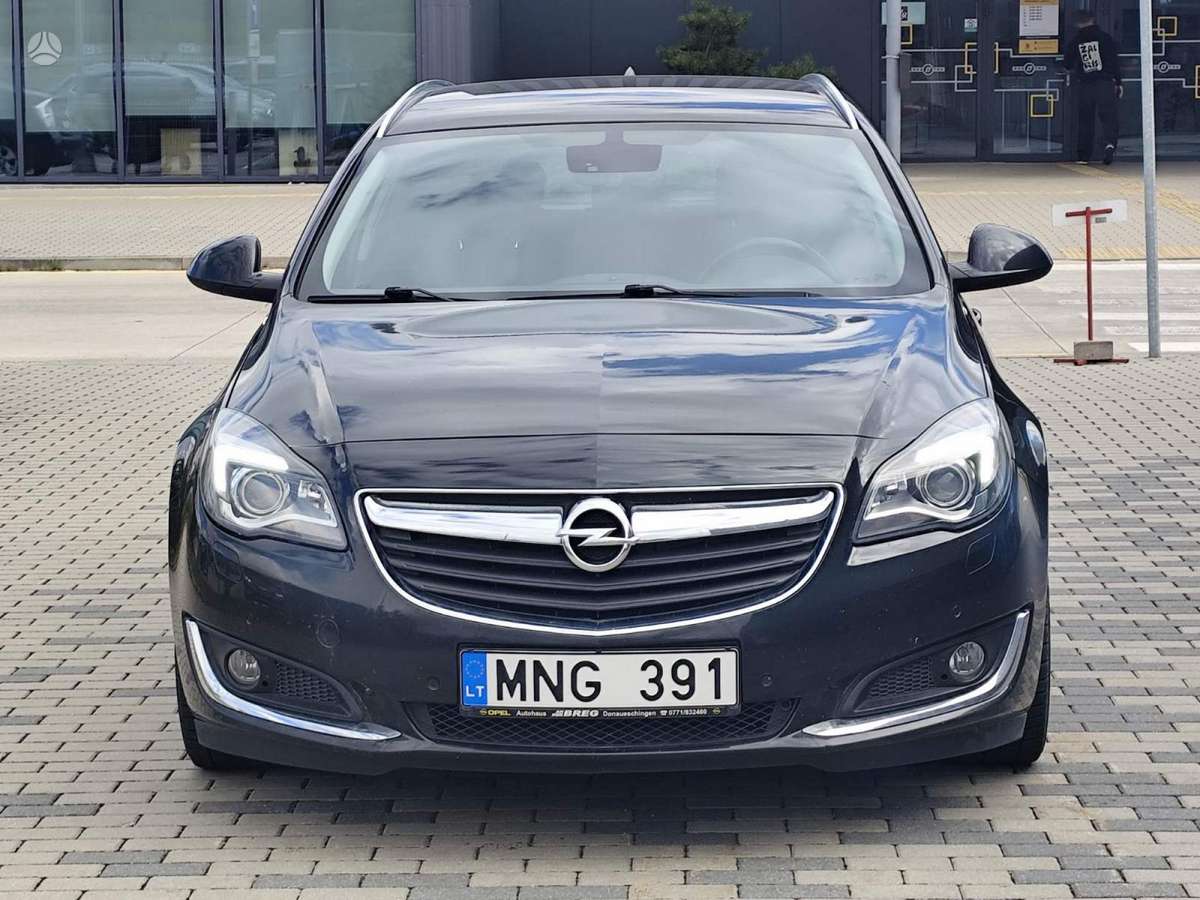 Opel Insignia 2015 — rear view