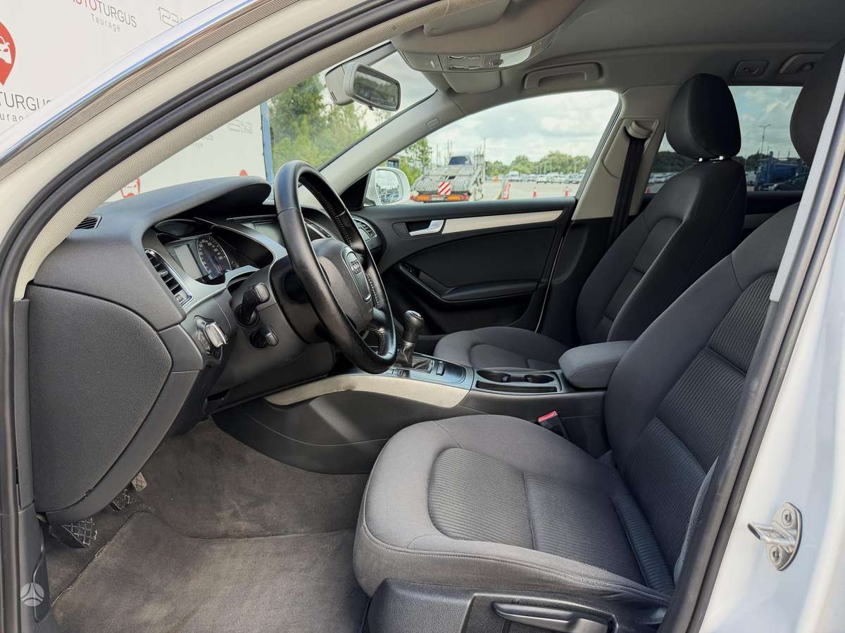 Audi A4 2009 — photo 10