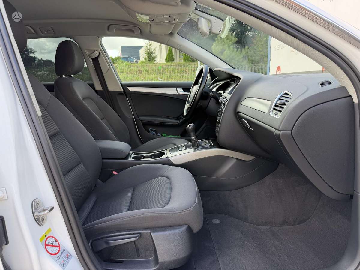 Audi A4 2009 — photo 13