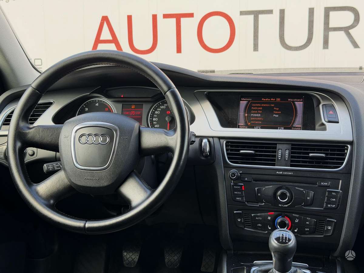 Audi A4 2009 — photo 16