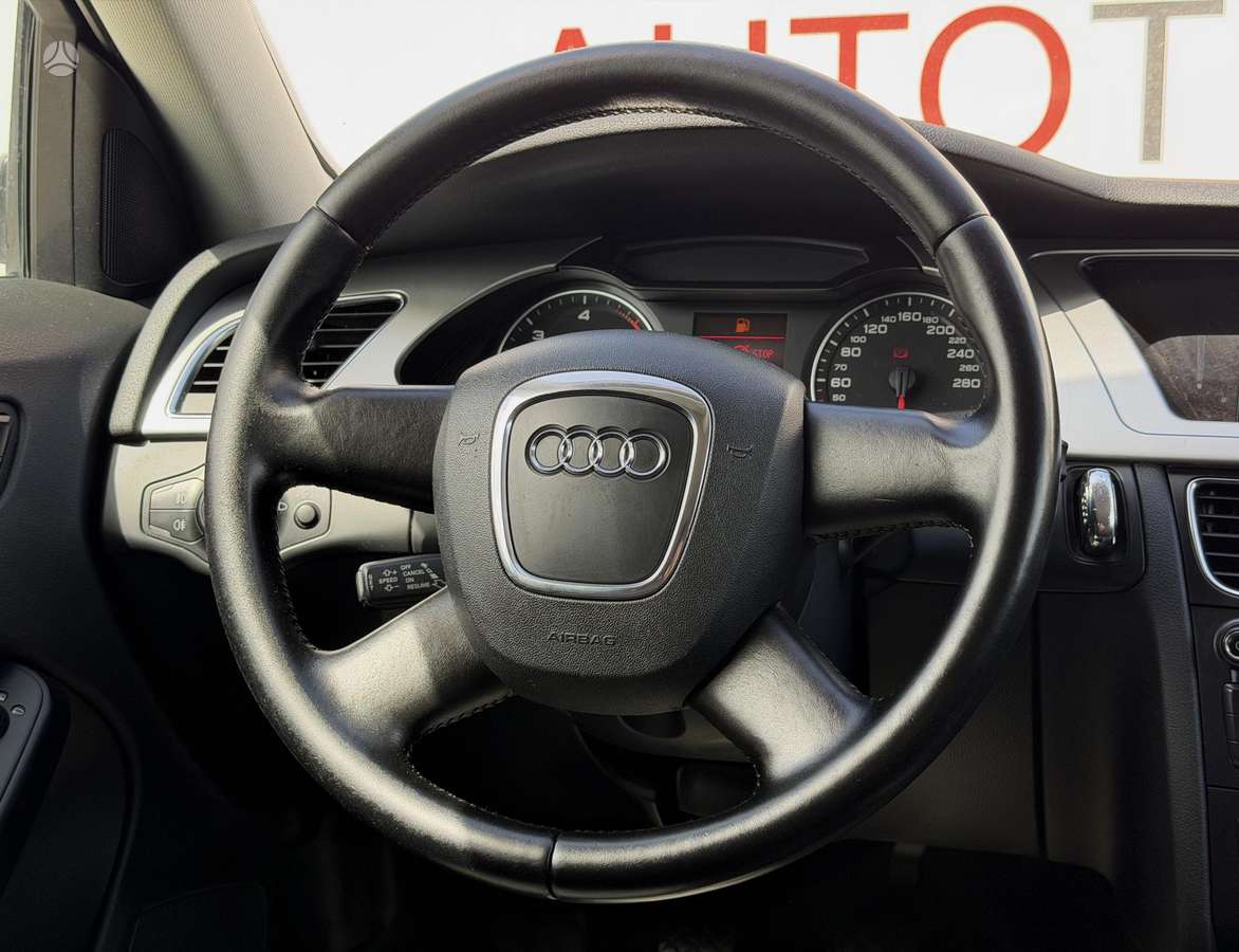 Audi A4 2009 — photo 17