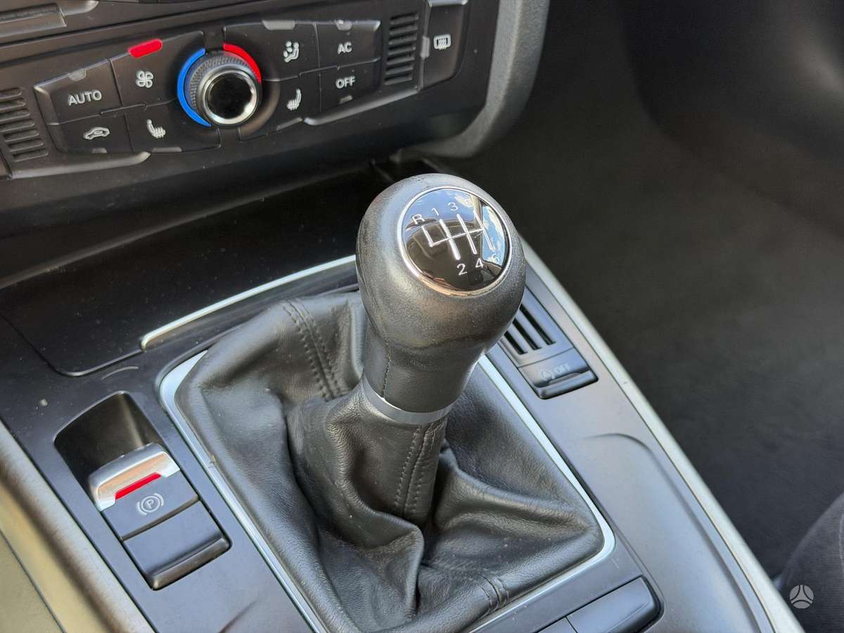 Audi A4 2009 — photo 21