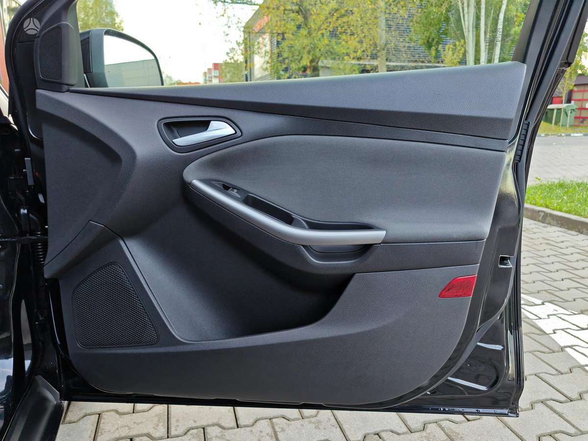 Ford Focus 2014 — photo 14