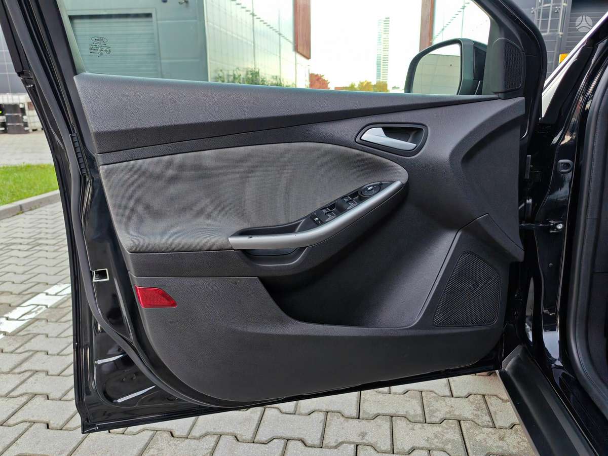 Ford Focus 2014 — photo 22