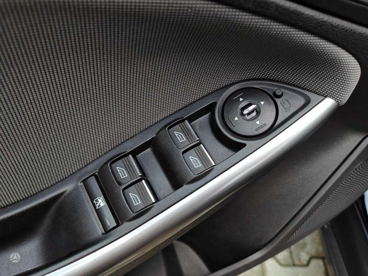 Ford Focus 2014 — photo 23
