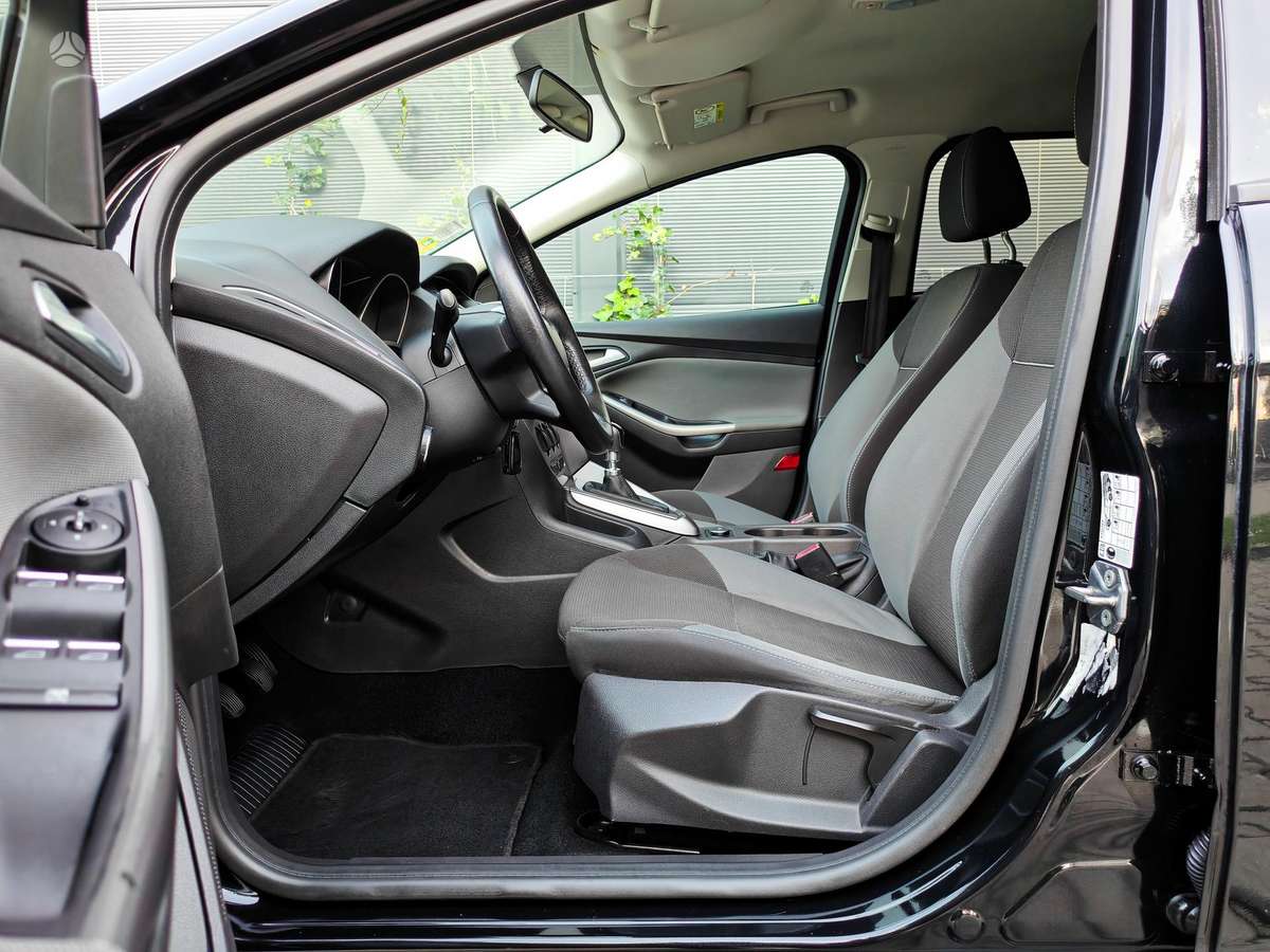 Ford Focus 2014 — photo 24