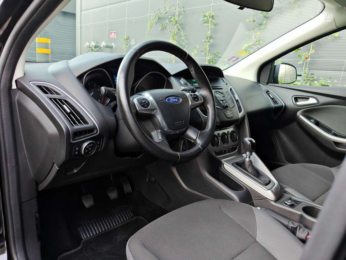 Ford Focus 2014 — photo 25