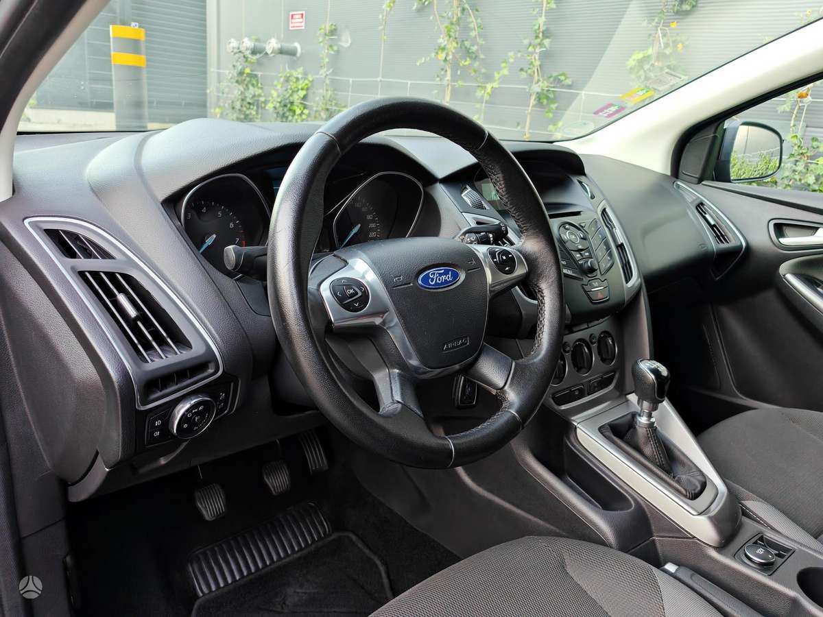 Ford Focus 2014 — photo 26