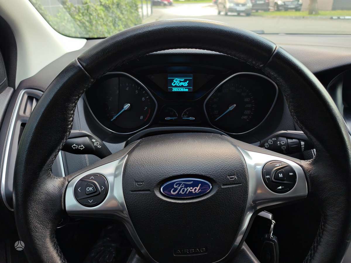 Ford Focus 2014 — photo 27