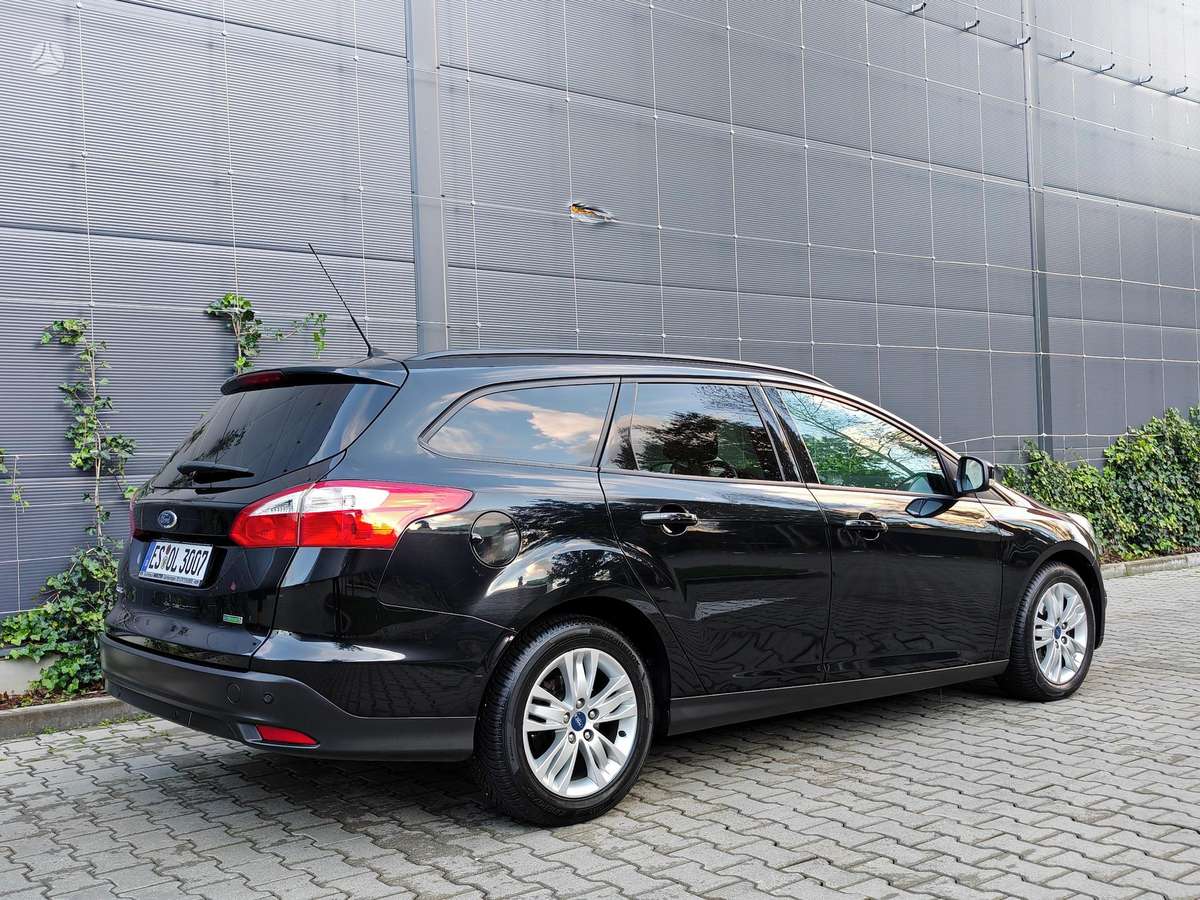 Ford Focus 2014 — interior