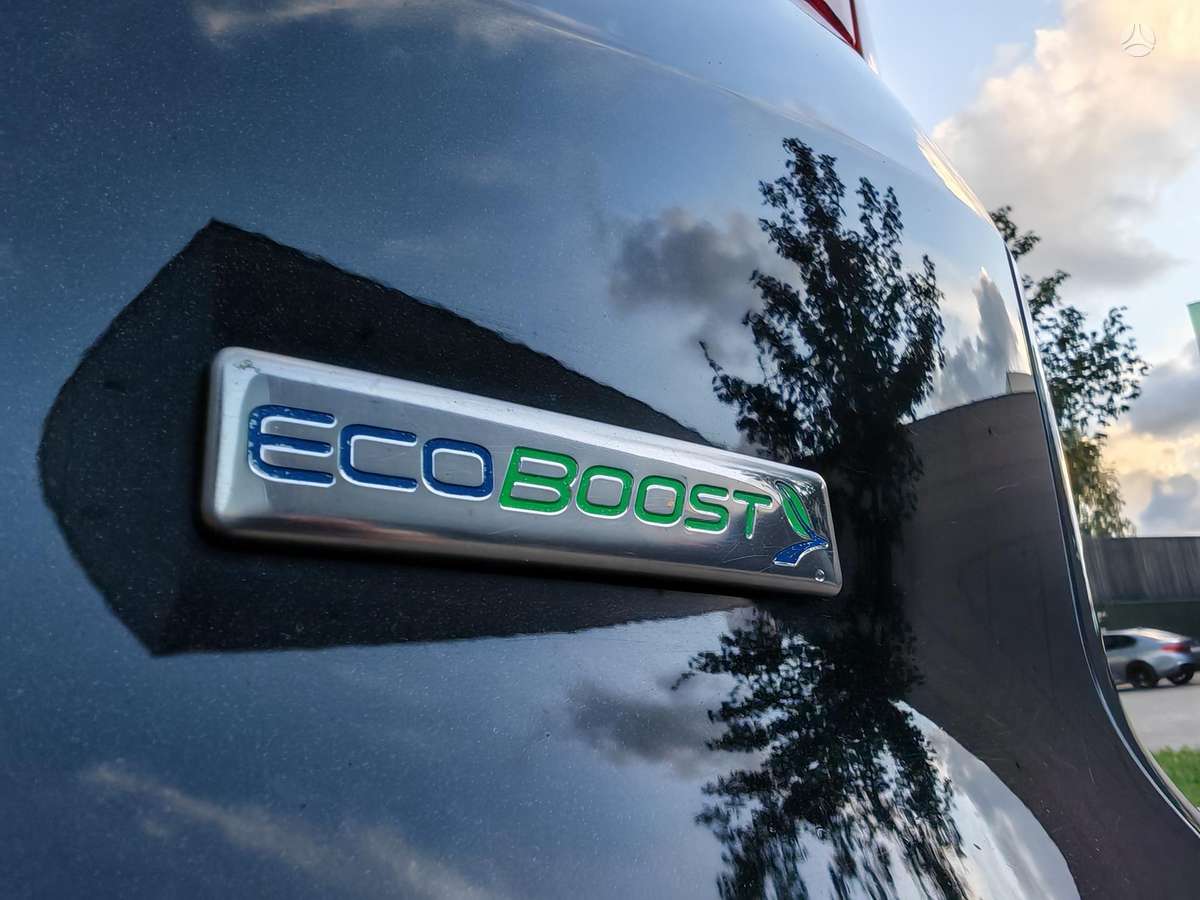 Ford Focus 2014 — photo 32