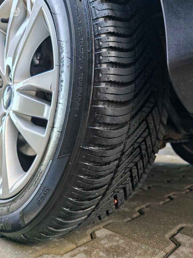 Ford Focus 2014 — photo 35