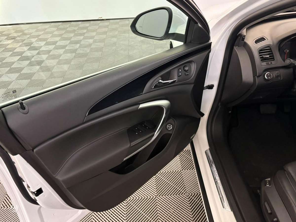 Opel Insignia 2015 — photo 21