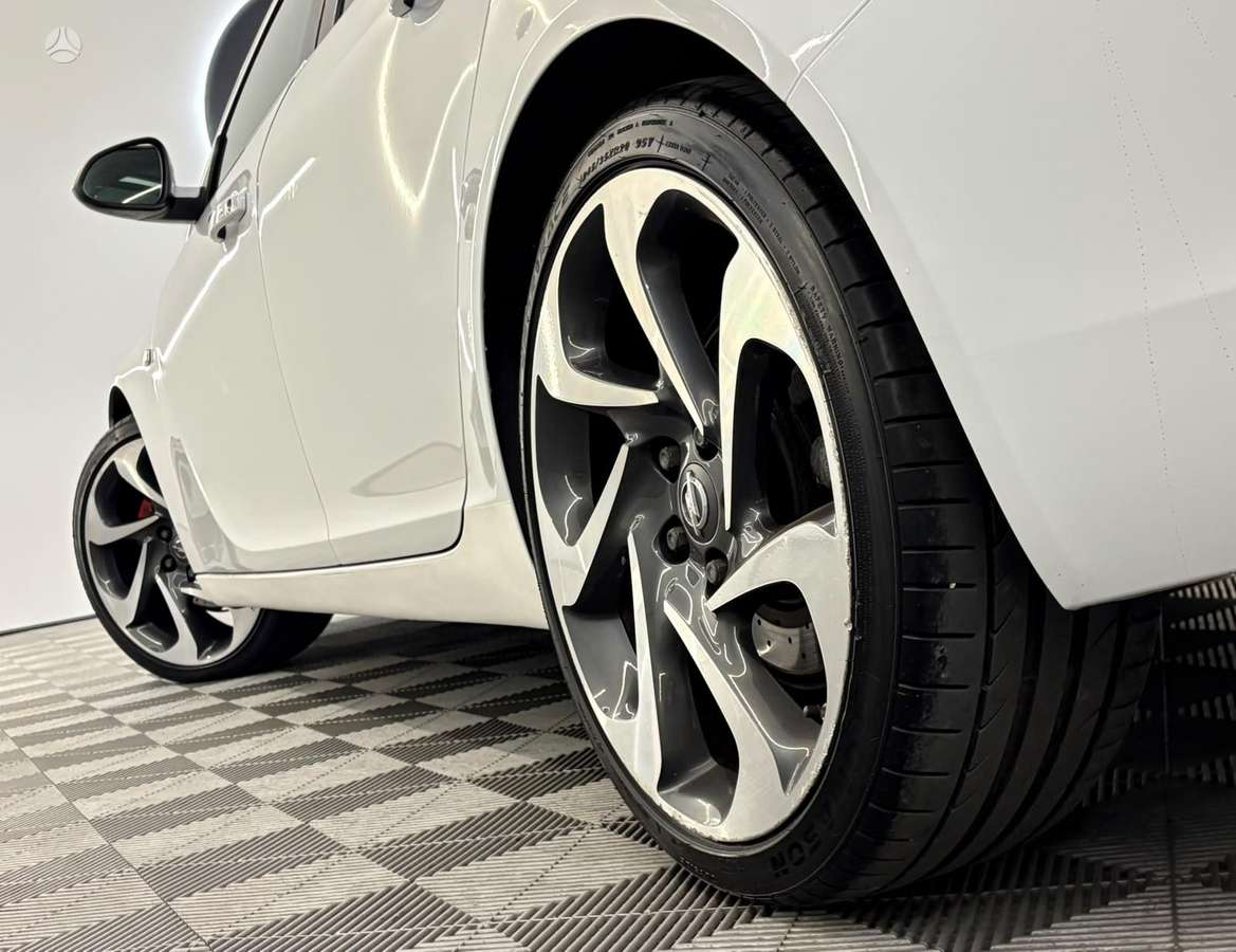 Opel Insignia 2015 — photo 23
