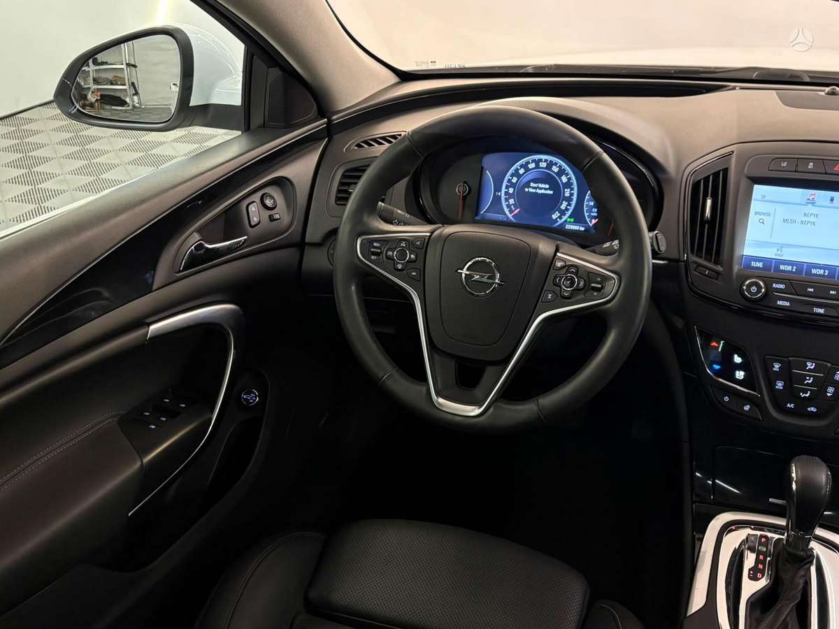 Opel Insignia 2015 — photo 24
