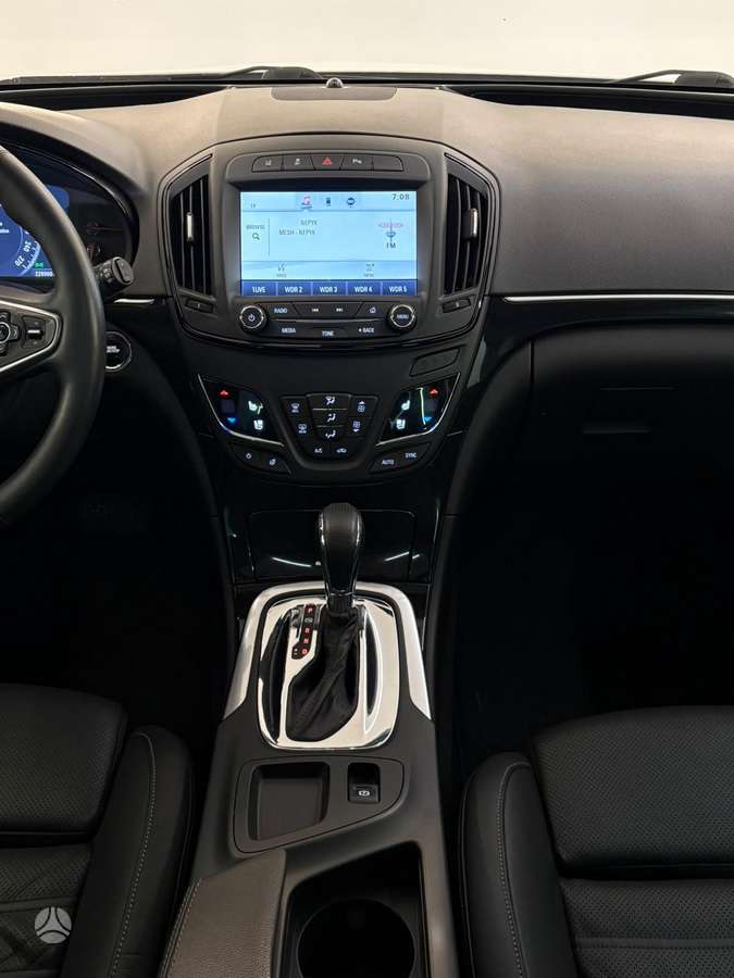 Opel Insignia 2015 — photo 25
