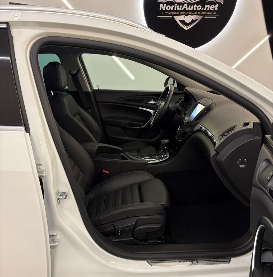Opel Insignia 2015 — photo 28