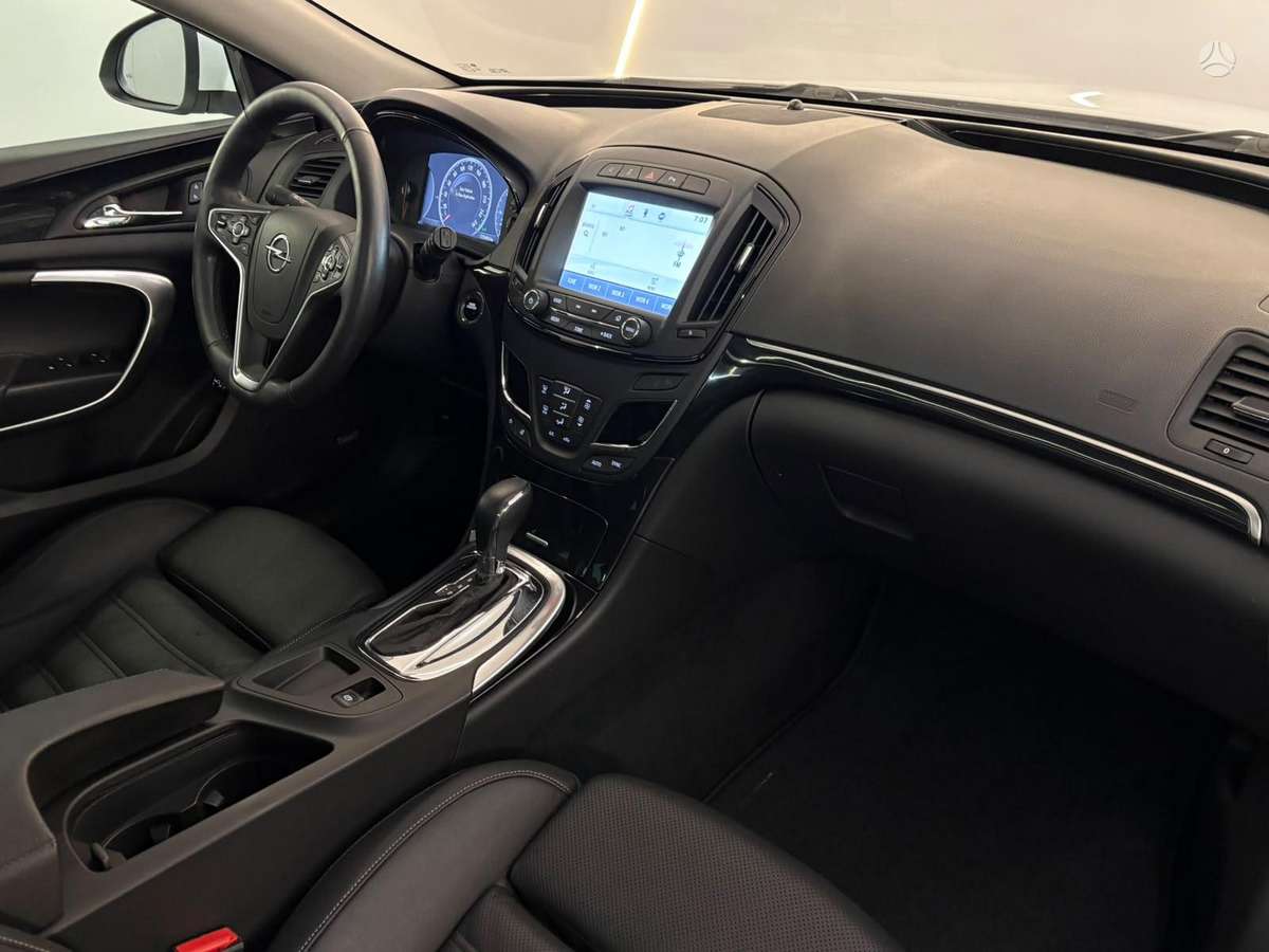 Opel Insignia 2015 — photo 29
