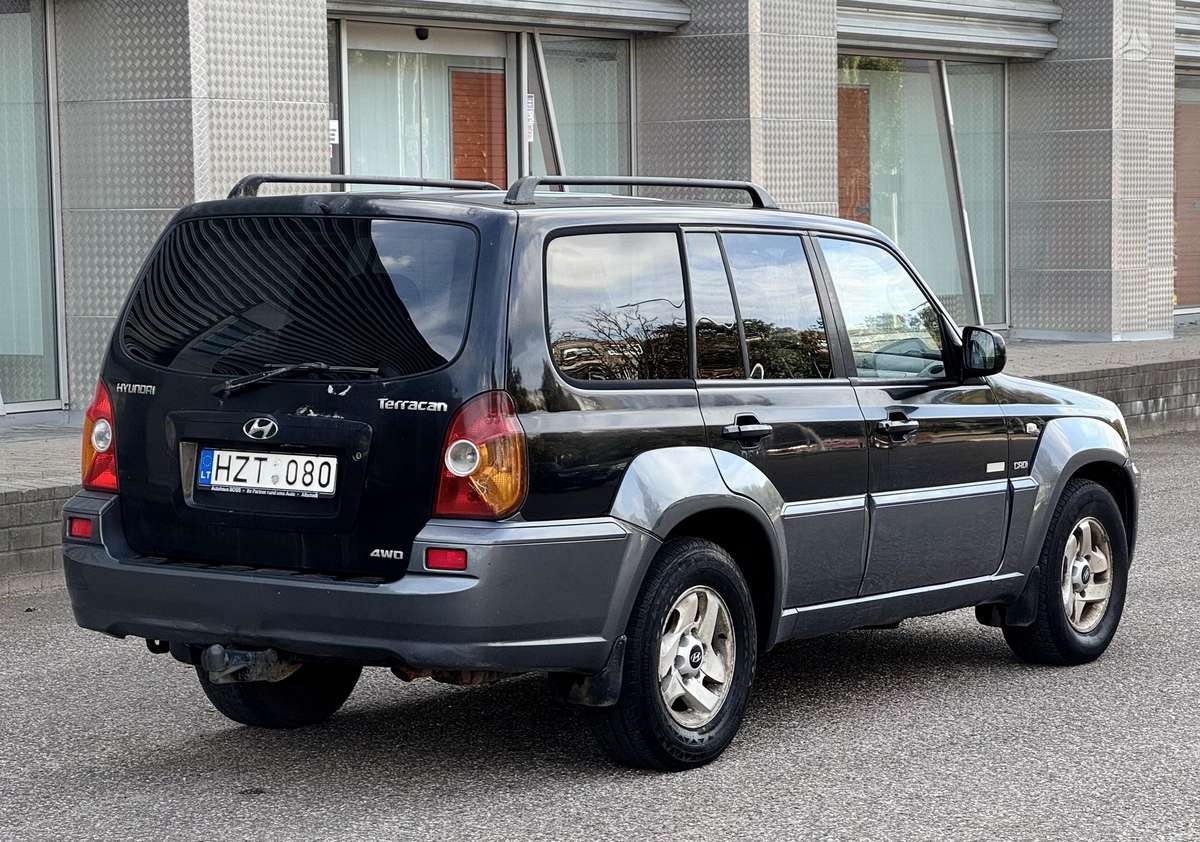 Hyundai Terracan 2004 — interior