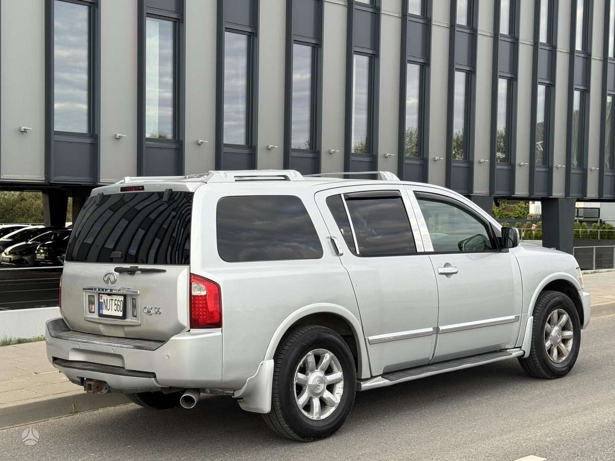 Infiniti QX56 2005 — салон