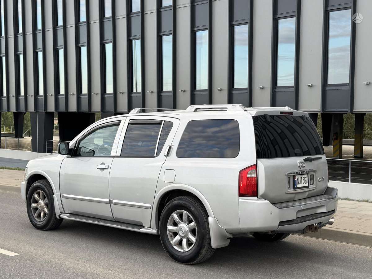Infiniti QX56 2005 — двигун 5600 cm³, 320 HP (235kW)