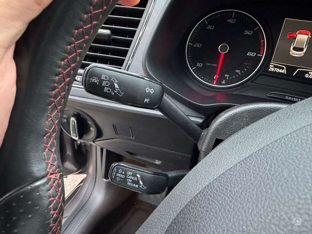 Seat Leon 2015 — photo 17