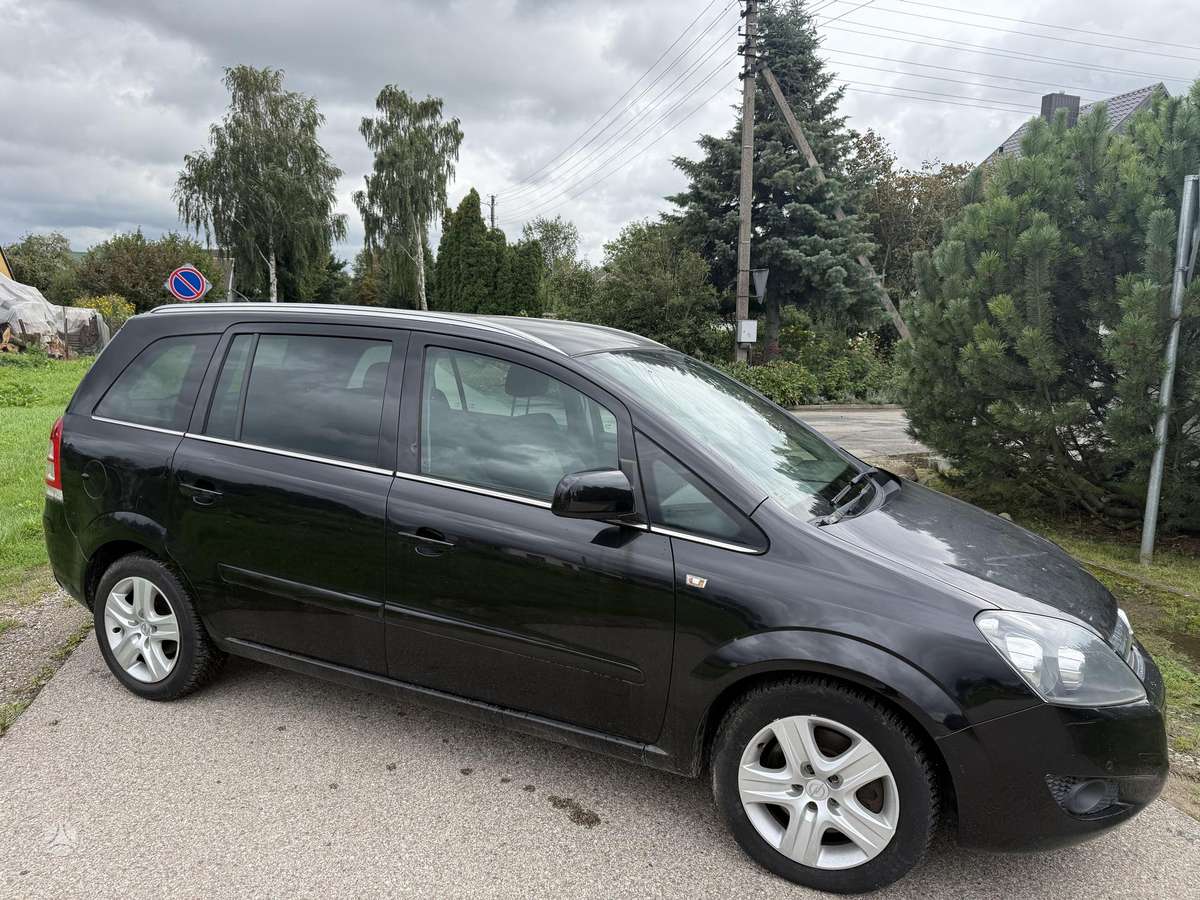 Opel Zafira 2011 — engine 1686 cm³, 125 HP (92kW)