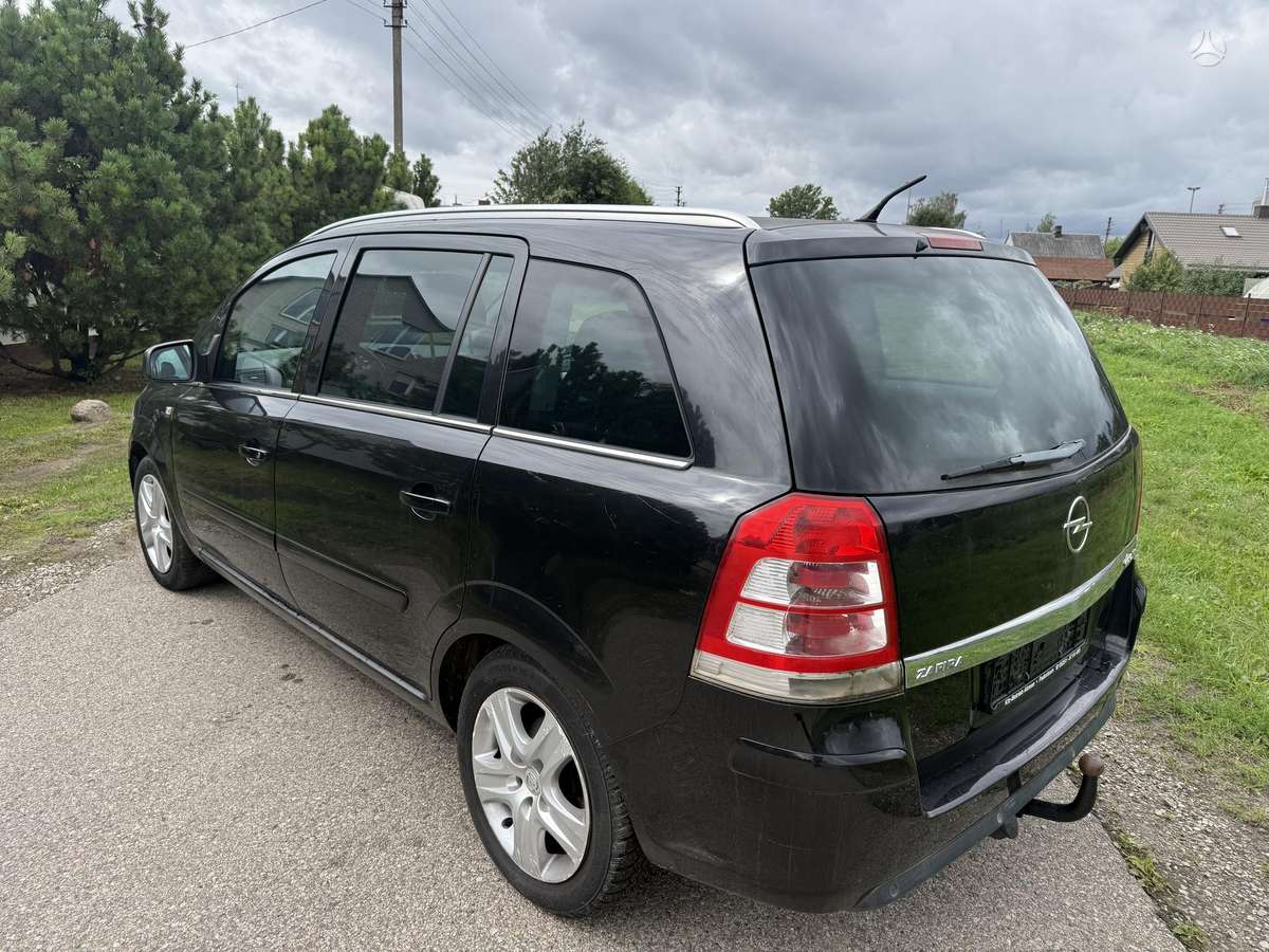 Opel Zafira 2011 — photo 6